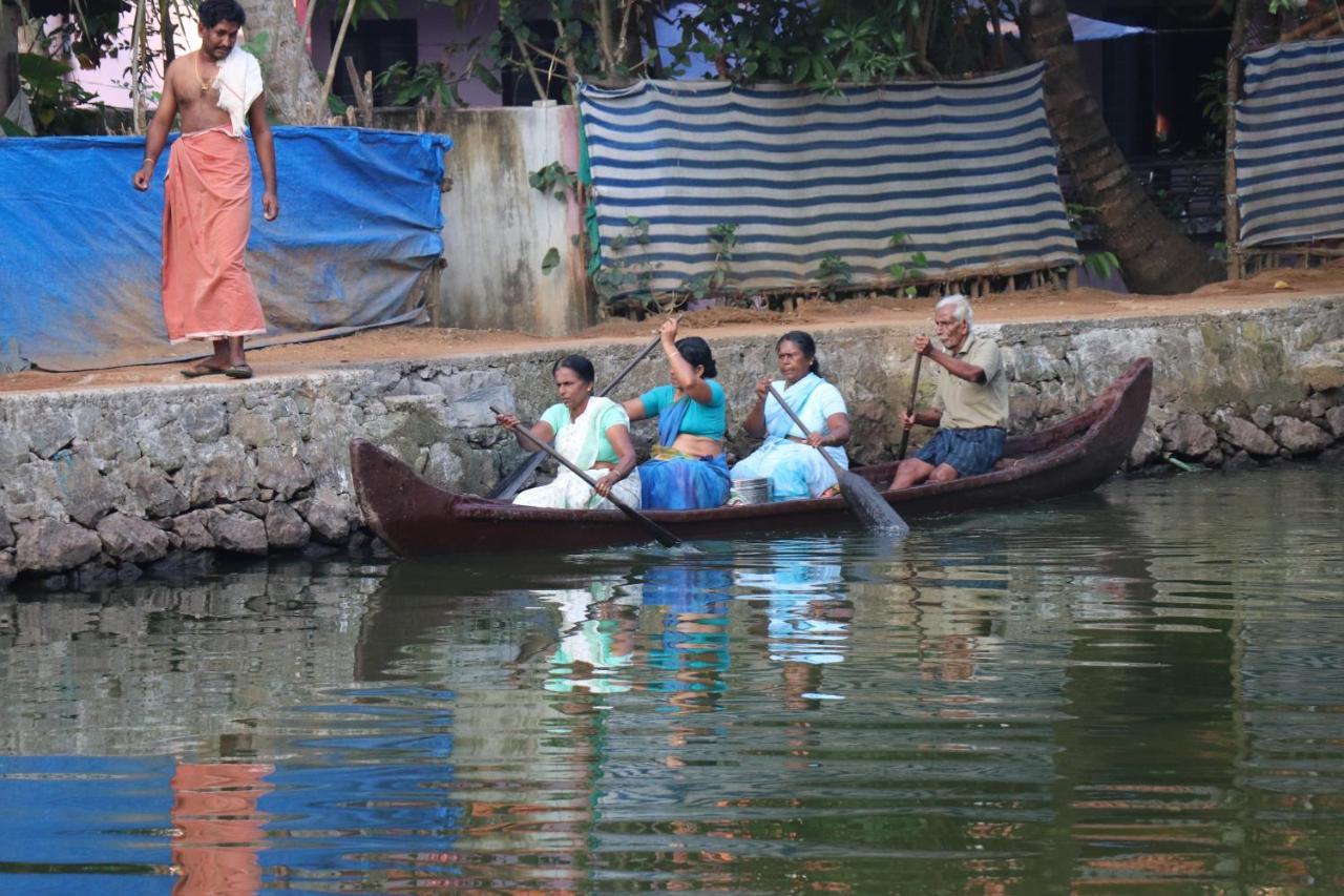 Отель Sreekrishna Houseboat C/O Sreekrishna Ayurveda Panchakarma Centre Alappuzha Экстерьер фото