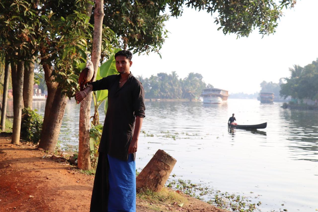 Отель Sreekrishna Houseboat C/O Sreekrishna Ayurveda Panchakarma Centre Alappuzha Экстерьер фото