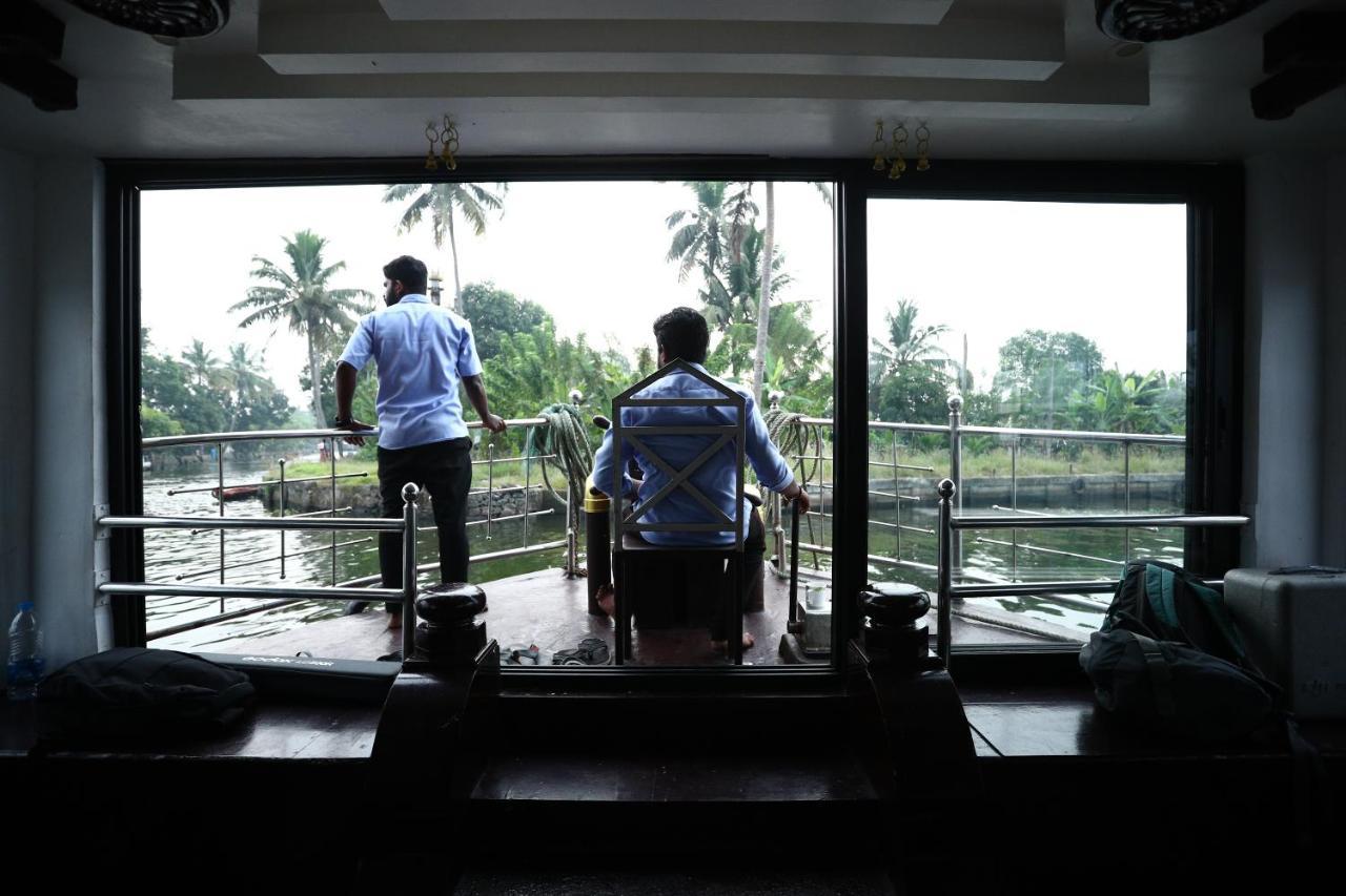 Отель Sreekrishna Houseboat C/O Sreekrishna Ayurveda Panchakarma Centre Alappuzha Экстерьер фото