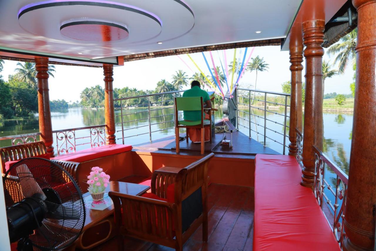 Отель Sreekrishna Houseboat C/O Sreekrishna Ayurveda Panchakarma Centre Alappuzha Экстерьер фото